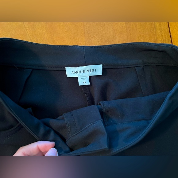 Amour Vert Graziella Woven Spandex Pant. Size XS. Black. - Picture 10 of 10